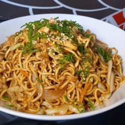 Kaisen yakisoba (pollastre)